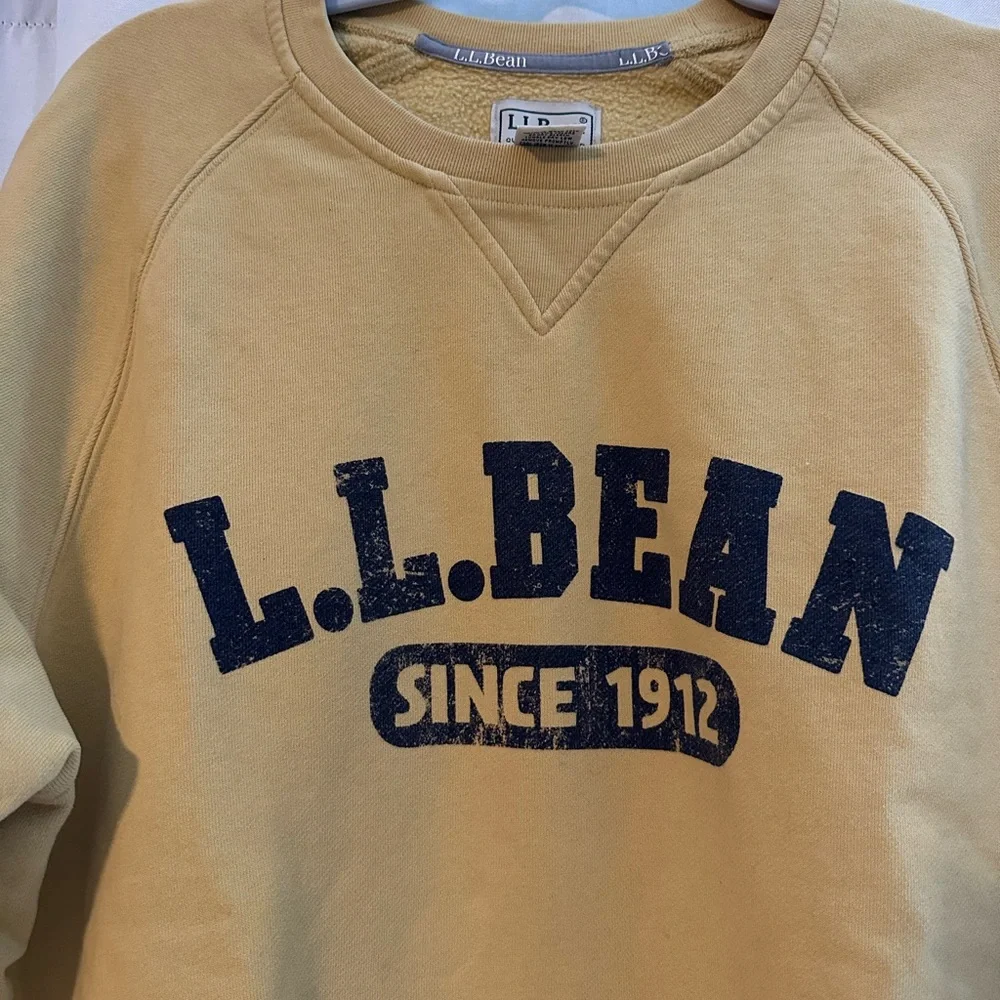 L.L. Bean Men's Crewneck Sweatshirt in Yellow with Navy Logo